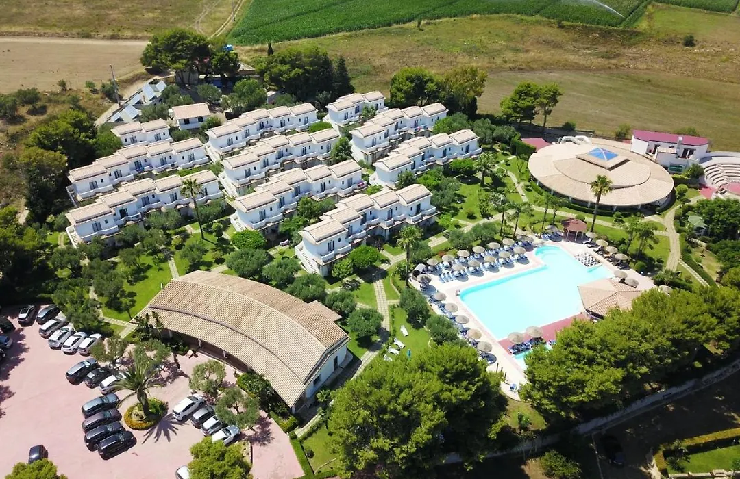 Villaggio Spiagge Rosse-1