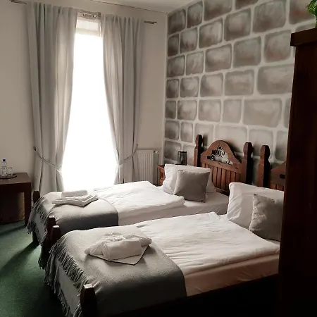Hotel Camelot-2