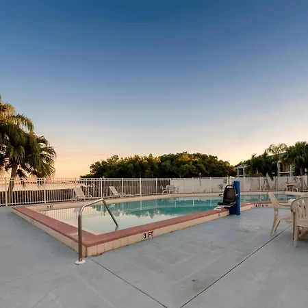 Red Roof Inn Ft. Myers-3