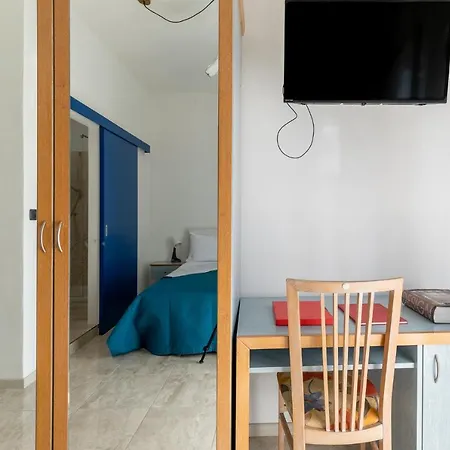 Easy Stay Verona Rooms-2