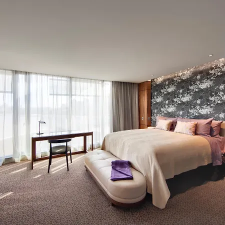 The Darling At The Star-2