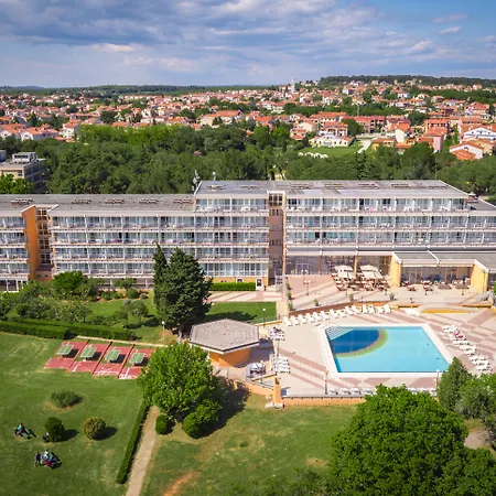 Arena Hotel Holiday-3