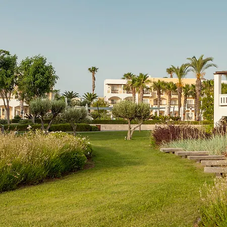 Neptune Luxury Resort-3