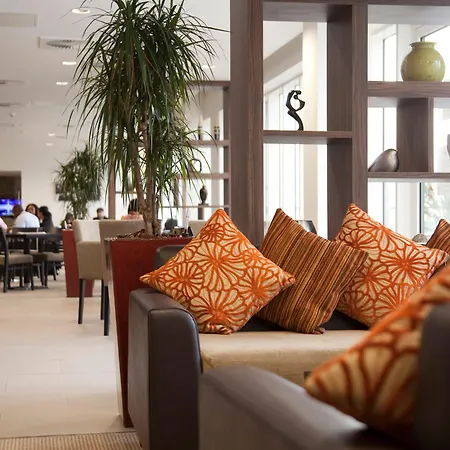 Hyatt House London Stratford - Aparthotel-2