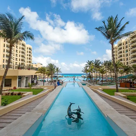 Holiday Inn Club Vacations The Royal Sands All Inclusive-3