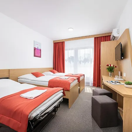 Hotel Plus-3