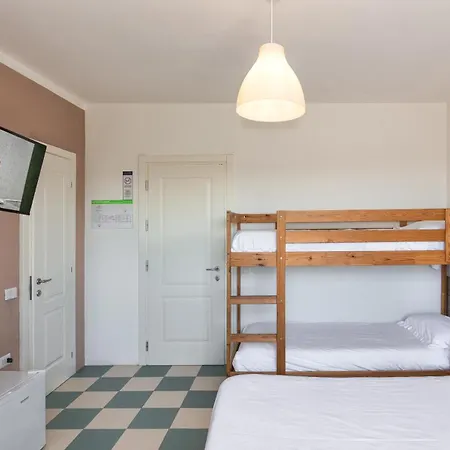 Hotel Happy-3