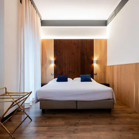 Hotel Italia-2