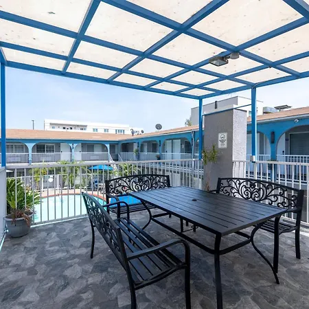 Hollywood City Inn-2