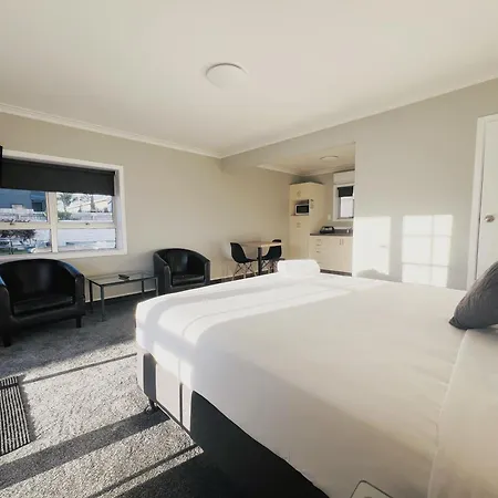 Barclay Motel-3