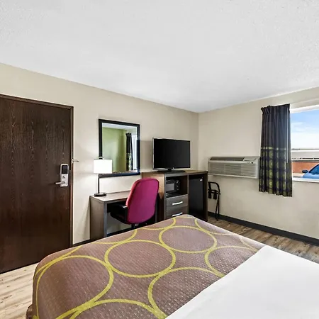 Super 8 By Wyndham Independence Kansas City-3