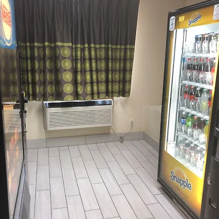 Super 8 By Wyndham Bedford Dfw Airport West-2