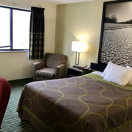 Super 8 By Wyndham Independence Kansas City-3