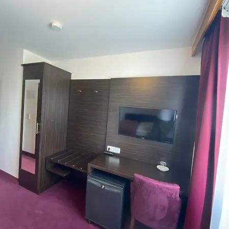 Hotel Montree-3