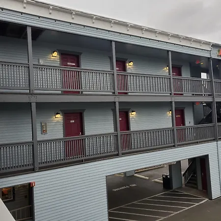 Water Front Inn-2