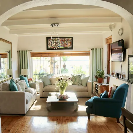 Point B Guest House-2