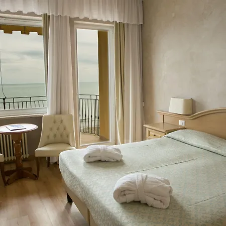 B&B HOTEL Diano Marina Palace-2