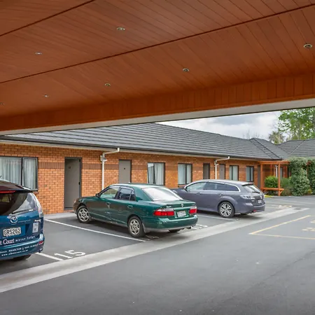 Albert Court Motor Lodge-3