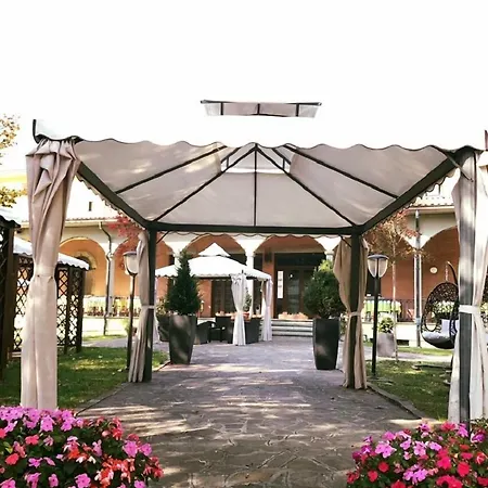 Hotel Ristorante Gallo D'Oro-3