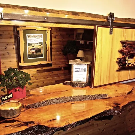 Yellowstone Village Inn And Suites-3