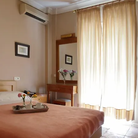 Pella-2