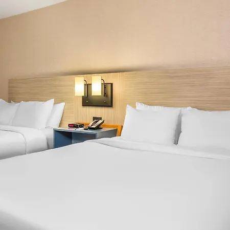 Comfort Inn Ancienne-Lorette - Quebec Airport-2