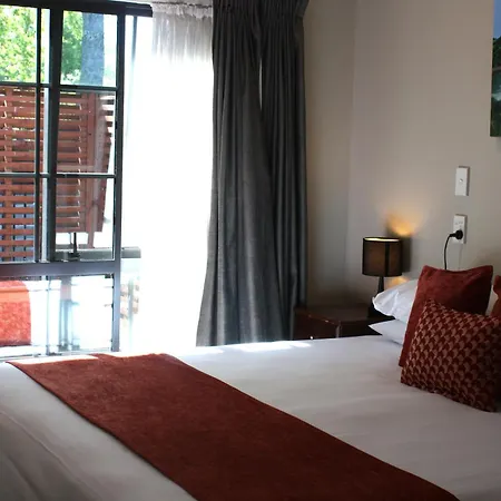 Albert Court Motor Lodge-2