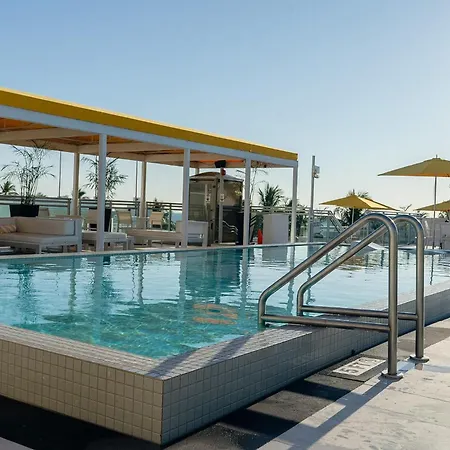 Leslie Hotel Ocean Drive-3