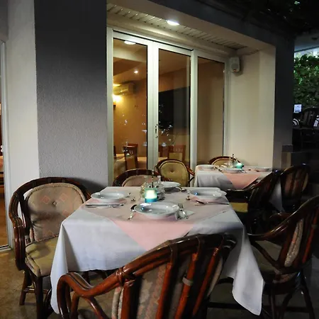 Hotel Anita-3