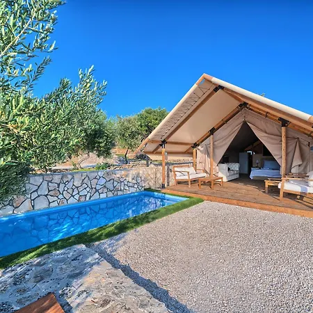 Golden Haven Luxe Glamp Resort-2