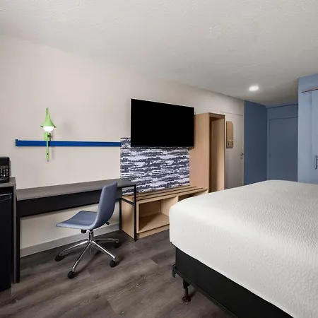 Garner Hotel Greenville East By Ihg-3