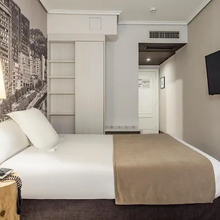 Hotel Ilunion Abando Bilbao-3