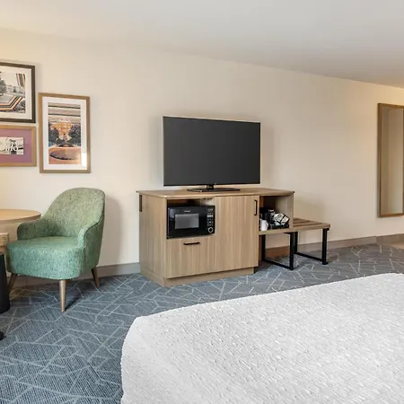 Hampton Inn & Suites Cincinnati / Uptown - University Area-2