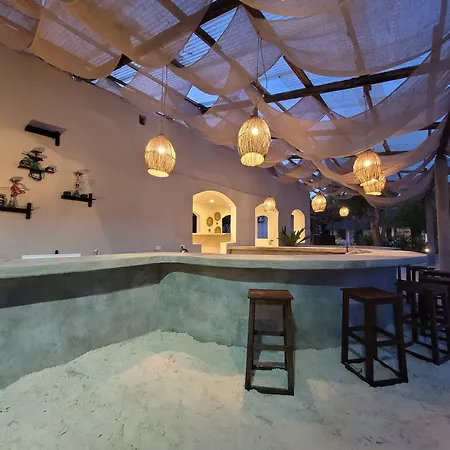 Driftwood Beach Lodge-3
