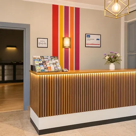 The Originals City, Hôtel Le Savoy, Caen (Inter-Hotel)-3