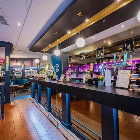Novotel London West-2