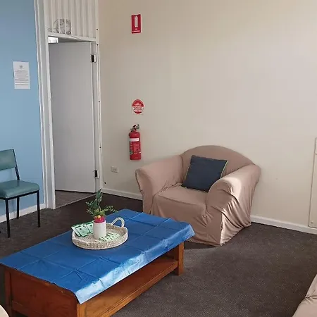 Turn-In Motel-2