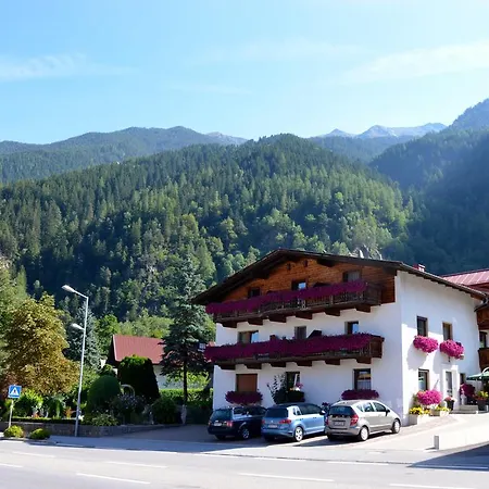 Appartements Gaestehaus Schrott-3