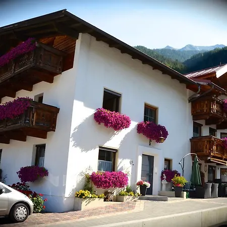 Appartements Gaestehaus Schrott-3
