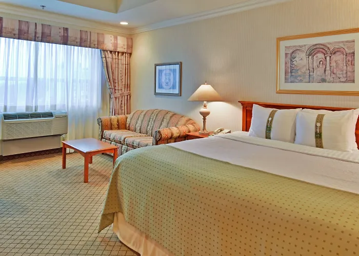 Holiday Inn & Suites Oakville At Bronte By Ihg