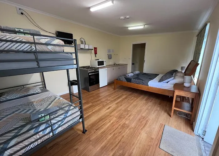 Turn-In Motel