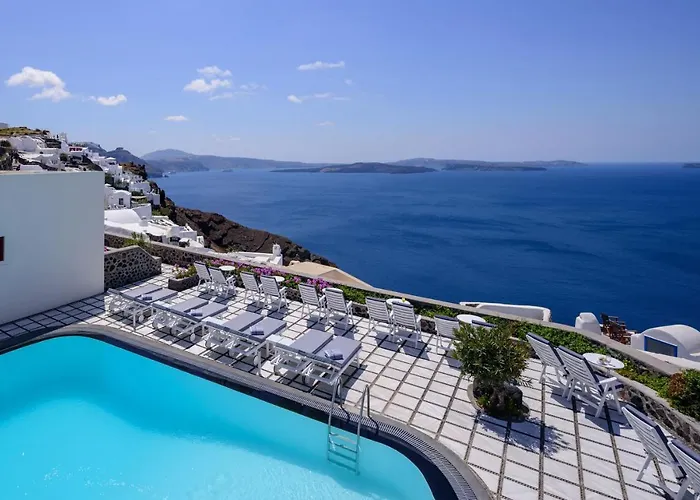 Nikos Villas