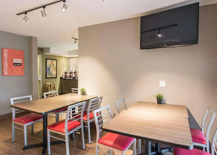 Comfort Inn Ancienne-Lorette - Quebec Airport