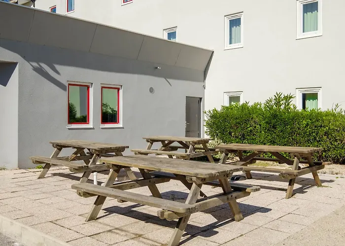B&B HOTEL Villeneuve Loubet Plage