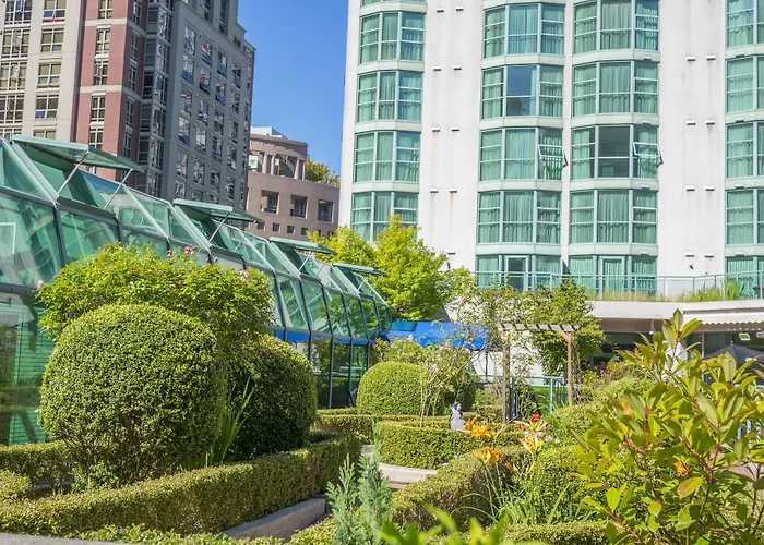 Rosedale On Robson Suite Hotel Vancouver