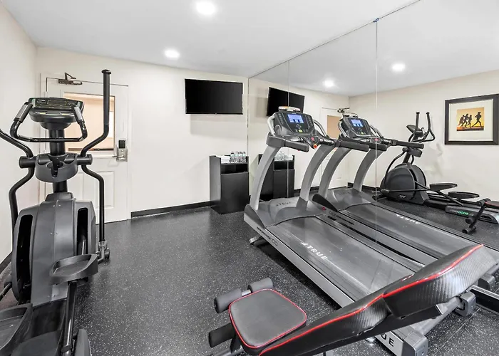 Mainstay Suites Raleigh North