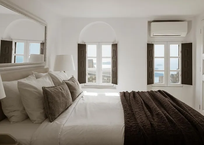 Aqua Luxury Suites By Nomee Hospitality Group Imerovigli 