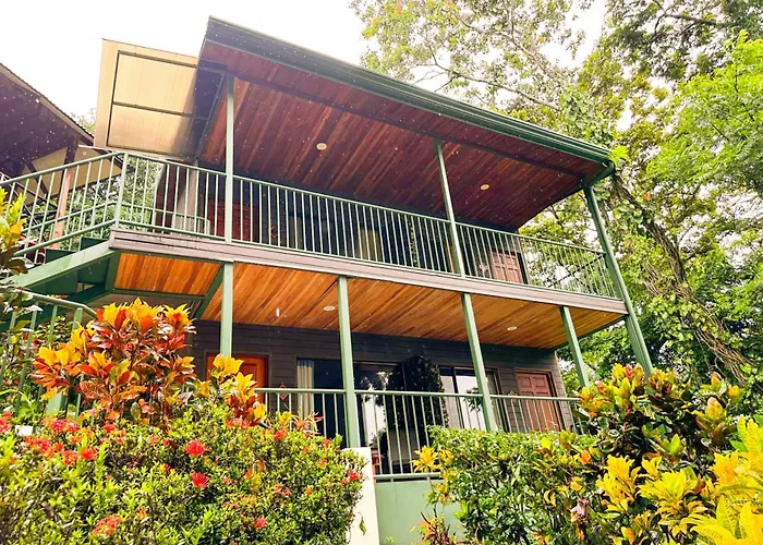 Tabulia Tree Hotel And Villas