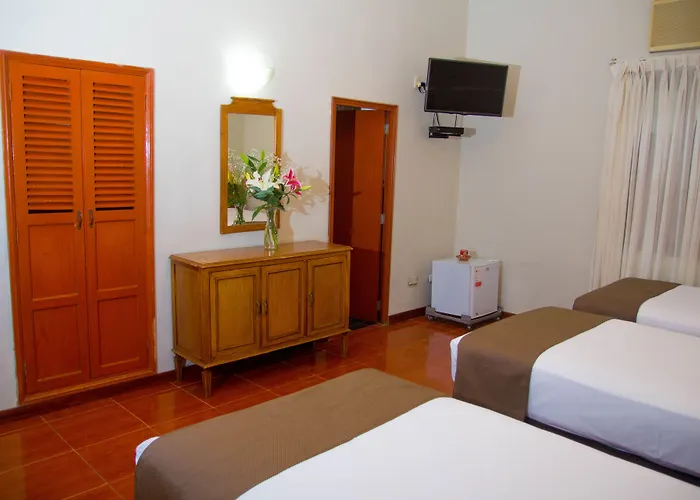 Dm Hoteles Mossone - Ica