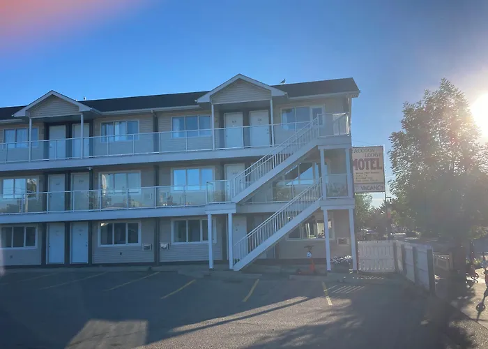 Raccoon Lodge Motel Sylvan Lake